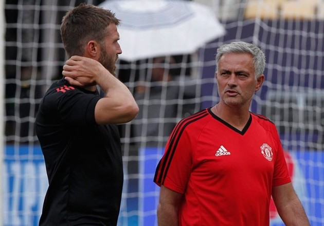 Thật may cho Mourinho, Man Utd vẫn còn hai kiến trúc sư đại tài - Bóng Đá