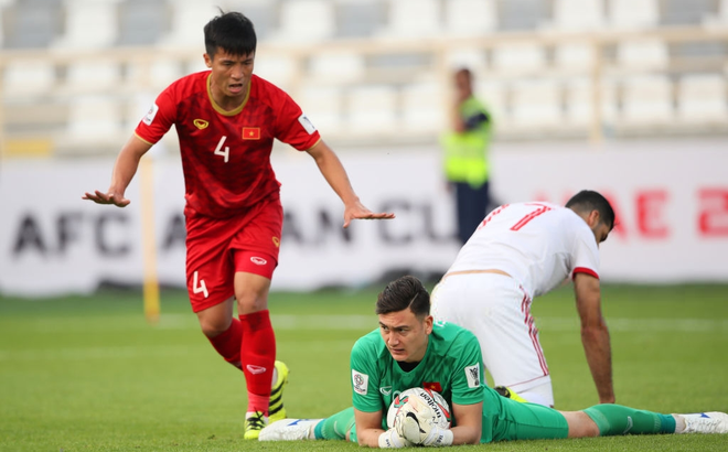 Báo châu Á chỉ ra tuyển thủ Việt Nam chơi 