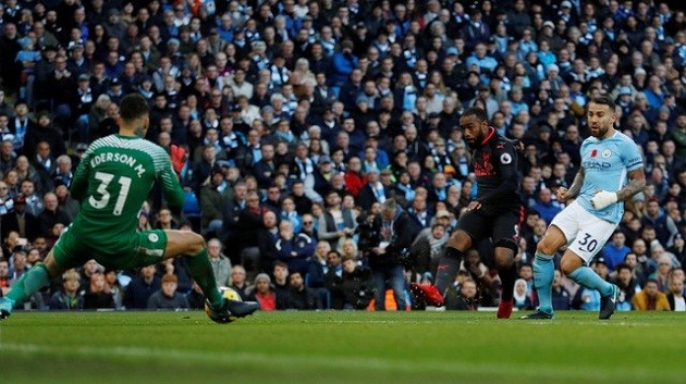 Alexandre Lacazette không đáng bị ngồi dự bị - Bóng Đá