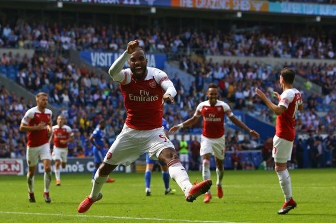 Thi đấu thăng hoa, Lacazette buông lời 