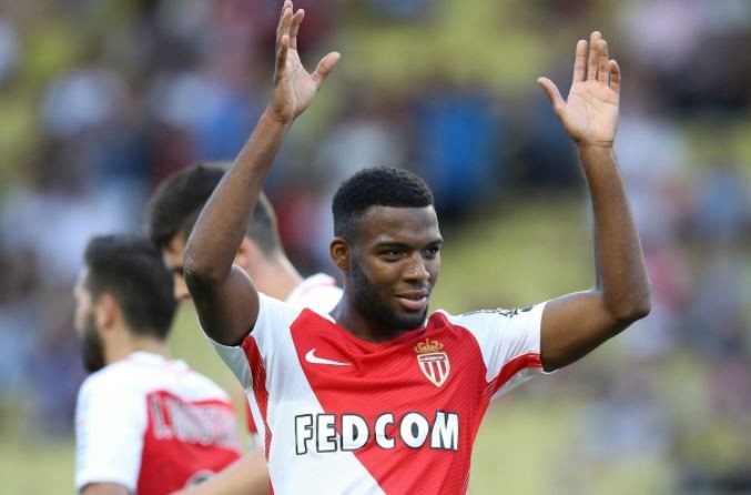 HLV Wenger hé lộ lí do không thể mua được Thomas Lemar - Bóng Đá