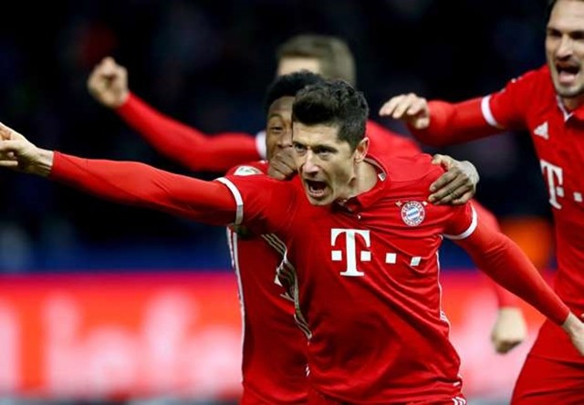 Bàn thắng của Lewandowski đi vào lịch sử Bundesliga - Bóng Đá