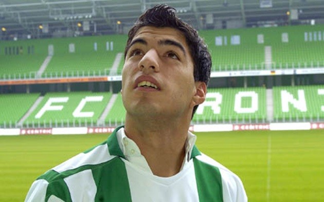LUIS SUAREZ VÀ NHỮNG NĂM ĐẦU ĐI TÌM ÁNH SÁNG CỦA TÌNH YÊU - Bóng Đá