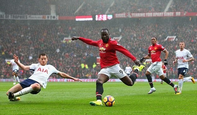 HLV Martinez khuyên Lukaku học hỏi Chicharito - Bóng Đá