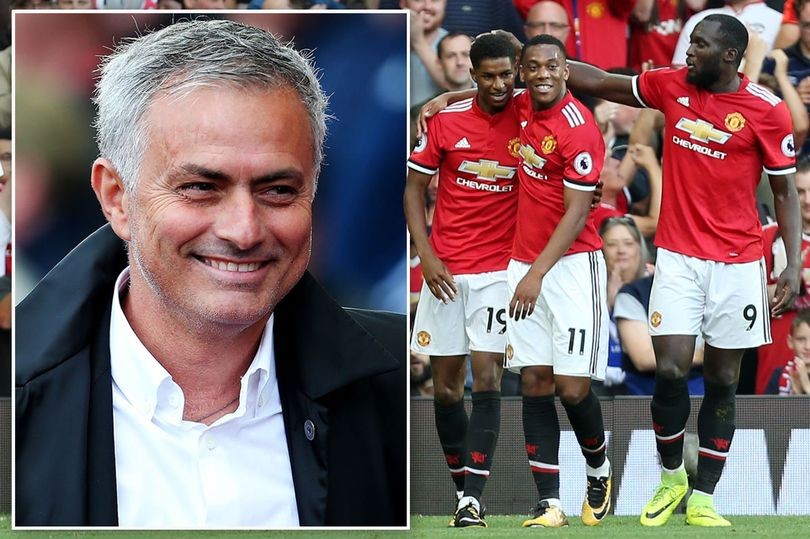 Fan Man Utd 'kêu trời' khi Mourinho để Martial dự bị - Bóng Đá