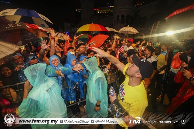 Thua Việt Nam, tuyển Malaysia được đón tiếp ra sao ở quê nhà? - Bóng Đá