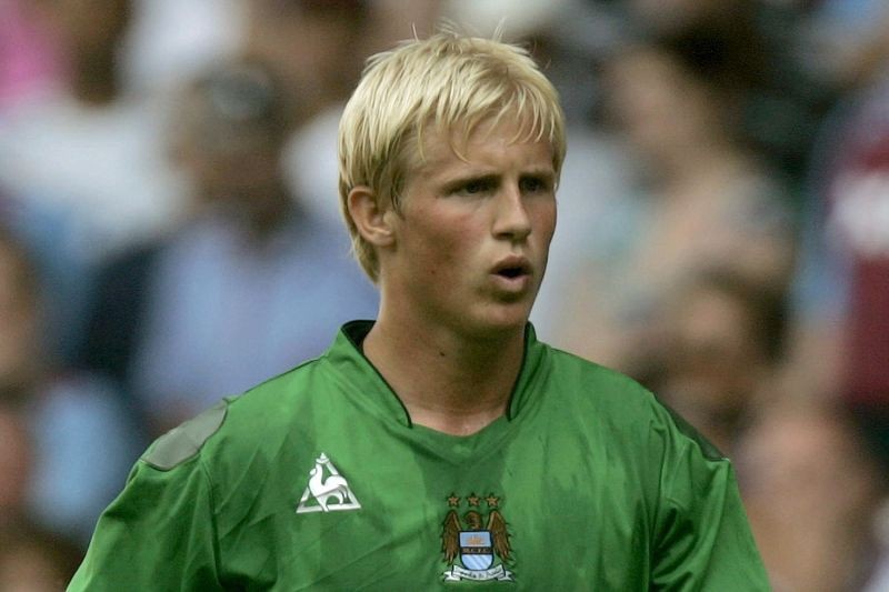 Đội hình 11 ngôi sao đã bán của Man City: Đội trưởng Serbia, 