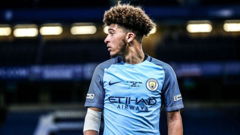 Đội hình 11 ngôi sao đã bán của Man City: Đội trưởng Serbia, 