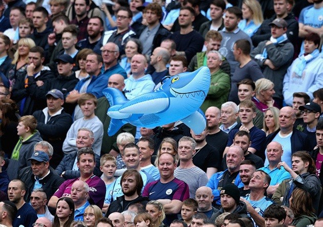 Quên chấn thương, sao Man City chạy như bay ăn mừng chiến thắng - Bóng Đá