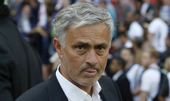 Sao Man Utd cũng cho rằng Mourinho đang cố ý để bị Man Utd sa thải - Bóng Đá