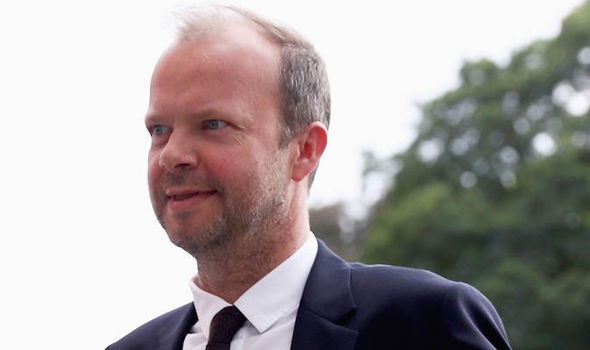 Sau tất cả, Ed Woodward đồng ý để Mourinho mua Alderweireld - Bóng Đá