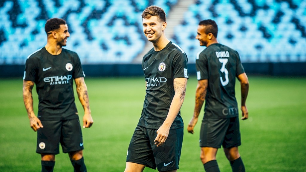 Áo đấu thứ 3 Man City - Bóng Đá