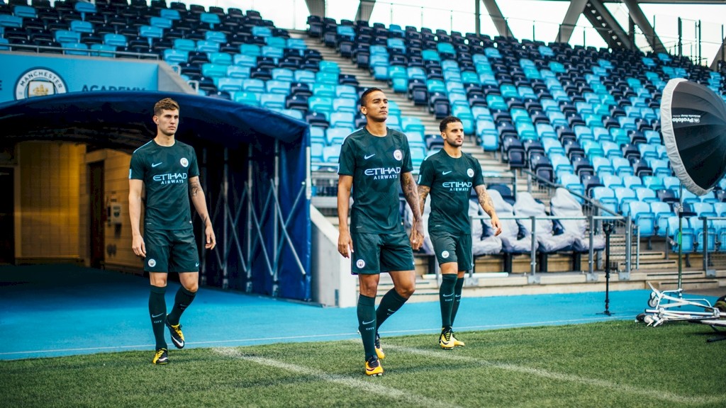Áo đấu thứ 3 Man City - Bóng Đá