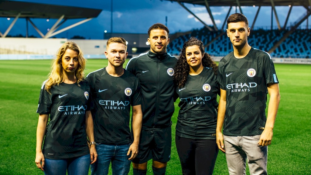 Áo đấu thứ 3 Man City - Bóng Đá