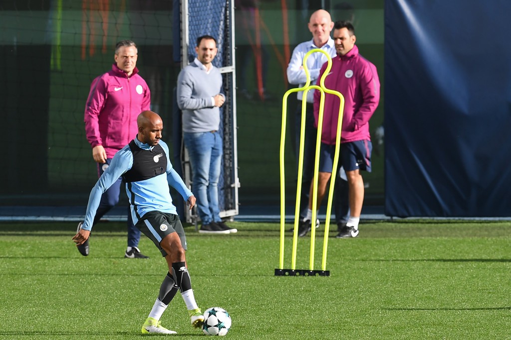 Man City luyện công, quyết cho Napoli 'tan tác' - Bóng Đá