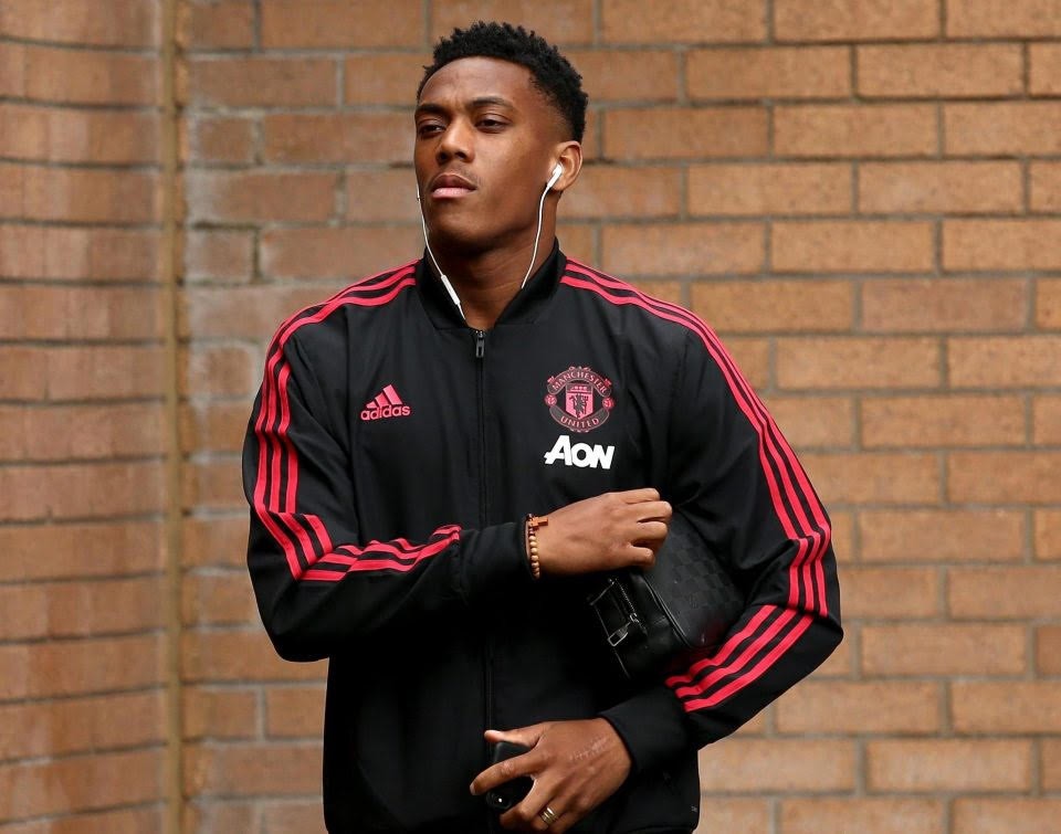 SỐC với lí do Martial chưa kí hợp đồng với Man Utd - Bóng Đá