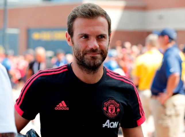 Mata phản ứng khi bị HLV Mourinho gạt khỏi danh sách đăng ký thi đấu - Bóng Đá