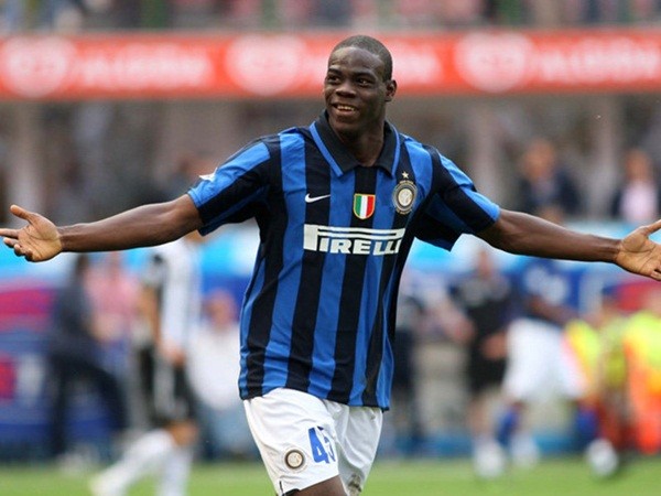 Mario Balotelli bị đuổi khỏi tuyển Italy: Từ thiên tài đến bất tài - Bóng Đá