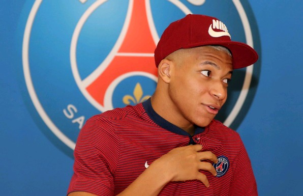 TIẾT LỘ: Mbappe từng nói chuyện riêng với Real Madrid - Bóng Đá
