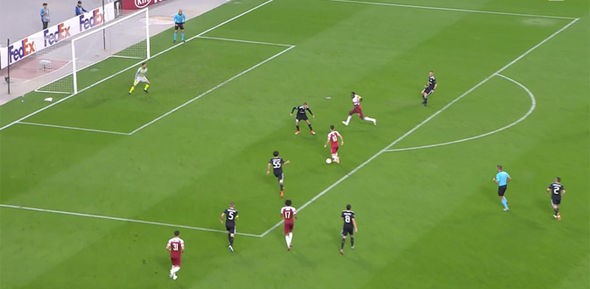 Ozil giận dữ với Elneny - Bóng Đá