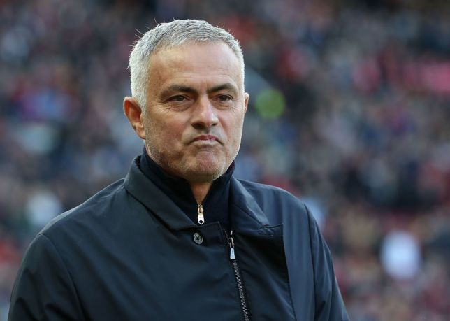 Sau tất cả, HLV Mourinho đã chọn xong trung vệ cần mua - Bóng Đá