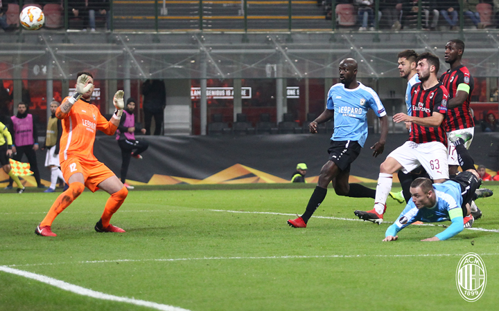 Vùi dập Dudelange, AC Milan nắm lại quyền tự quyết - Bóng Đá
