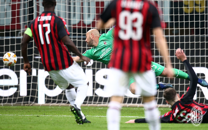 Vùi dập Dudelange, AC Milan nắm lại quyền tự quyết - Bóng Đá