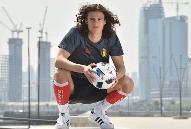 Mile Svilar, 'Courtois mới' và bước lùi từ thiên đường xuống địa ngục - Bóng Đá