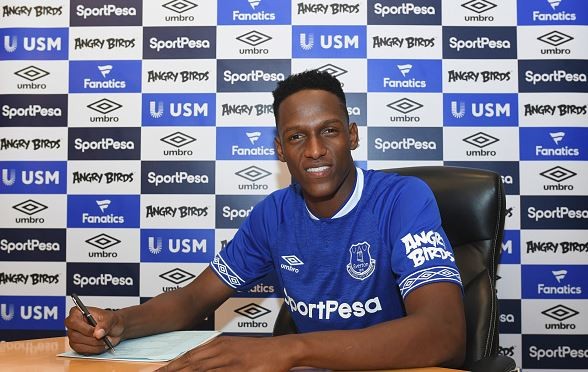 Everton hé lộ sự thật việc Man Utd theo đuổi Mina - Bóng Đá