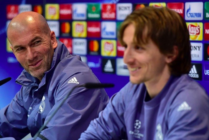 Modric chỉ ra 3 cái tên anh muốn làm đồng đội: Không Ronaldo lẫn Messi - Bóng Đá