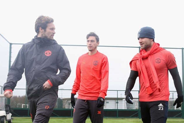 Mourinho chốt kế hoạch “tống cổ” 3 hậu vệ trong tháng Giêng - Bóng Đá