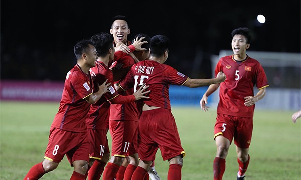 TRỰC TIẾP: Philippines 0-1 ĐT Việt Nam: Anh Đức 