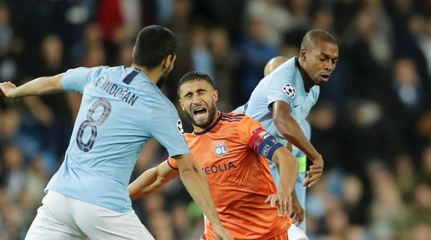 Fernandinho nhận lỗi trận thua - Bóng Đá