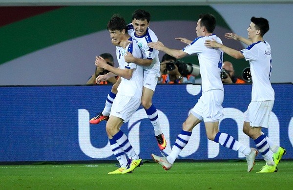 HLV Hector Cuper nổi giận vì Nhật Bản ‘chơi xấu’ với Uzbekistan - Bóng Đá