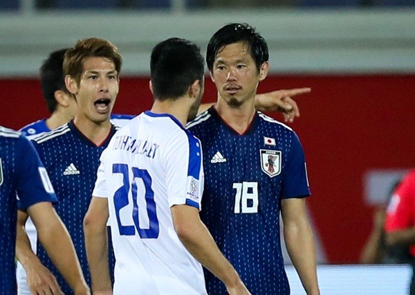 HLV Hector Cuper nổi giận vì Nhật Bản ‘chơi xấu’ với Uzbekistan - Bóng Đá