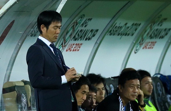 HLV Hector Cuper nổi giận vì Nhật Bản ‘chơi xấu’ với Uzbekistan - Bóng Đá