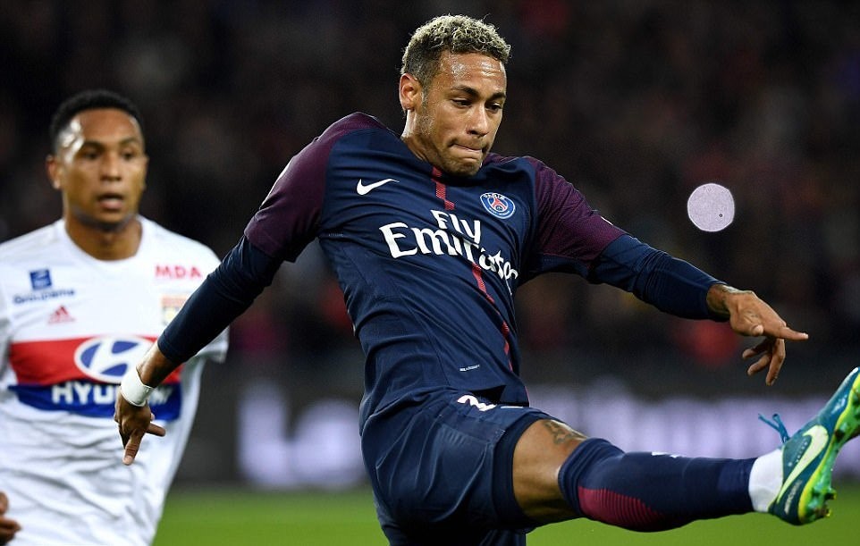 C-M-N im tiếng, PSG vẫn thắng nhờ 2 cầu thủ Lyon - Bóng Đá