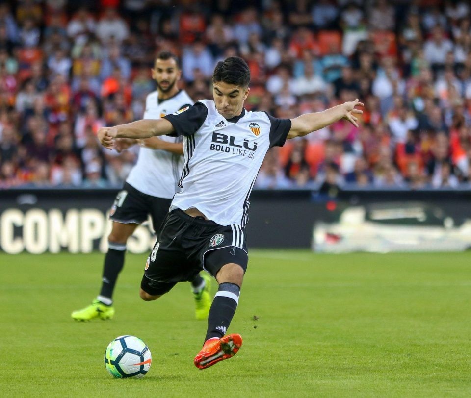 Góc tuyển trạch: Carlos Soler - 'Silva mới' được Mourinho thèm khát là ai? - Bóng Đá