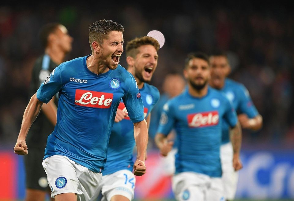 'Ngân hàng trưởng' Sarri đang hại Napoli - Bóng Đá