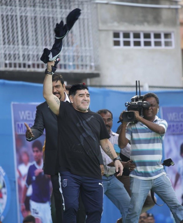 Diego Maradona được dựng tượng ở Ấn Độ - Bóng Đá