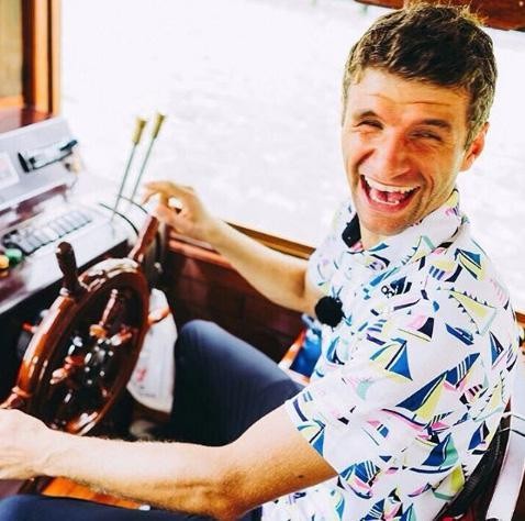 Những khoảnh khắc điên rồ đáng yêu của Thomas Muller - Bóng Đá
