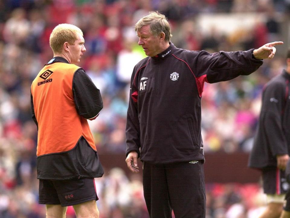 Đang dưỡng bệnh, Sir Alex vẫn 