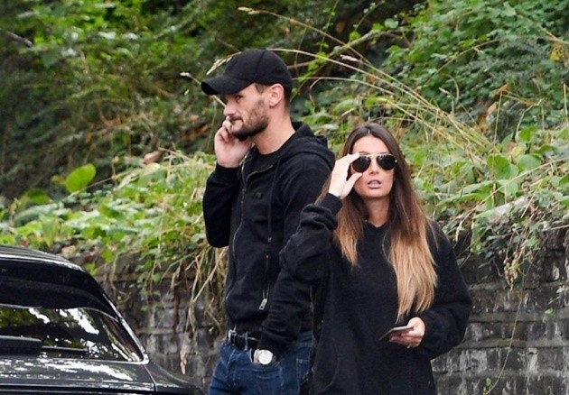 Lloris đi ăn với vợ - Bóng Đá