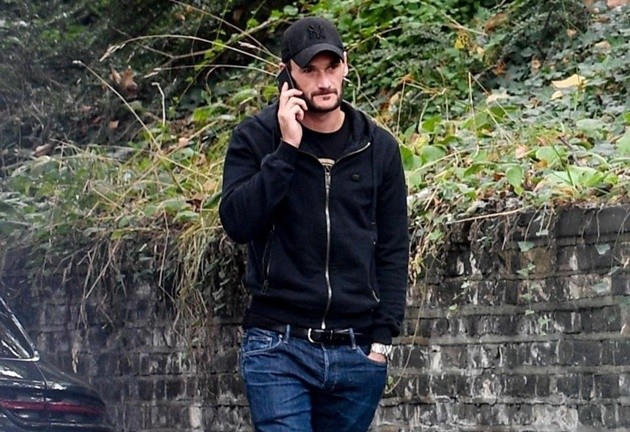Lloris đi ăn với vợ - Bóng Đá