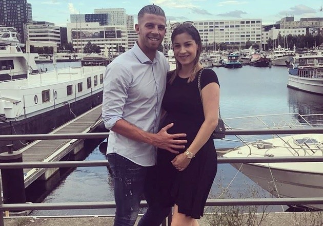 Alderweireld đón con gái chào đời - Bóng Đá