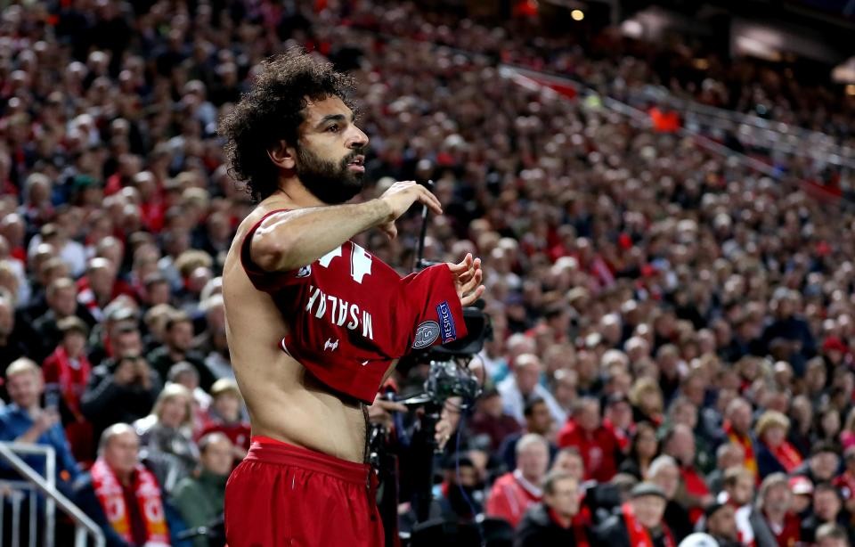 Fan Liverpool phát hiện Salah vẫn bị chấn thương vai - Bóng Đá