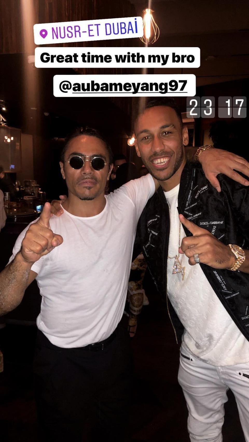 Bất ngờ với beefsteak tỷ bảng của Aubameyang? - Bóng Đá