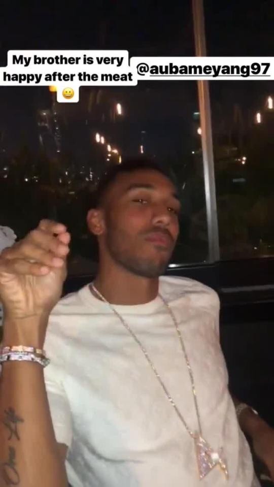 Bất ngờ với beefsteak tỷ bảng của Aubameyang? - Bóng Đá