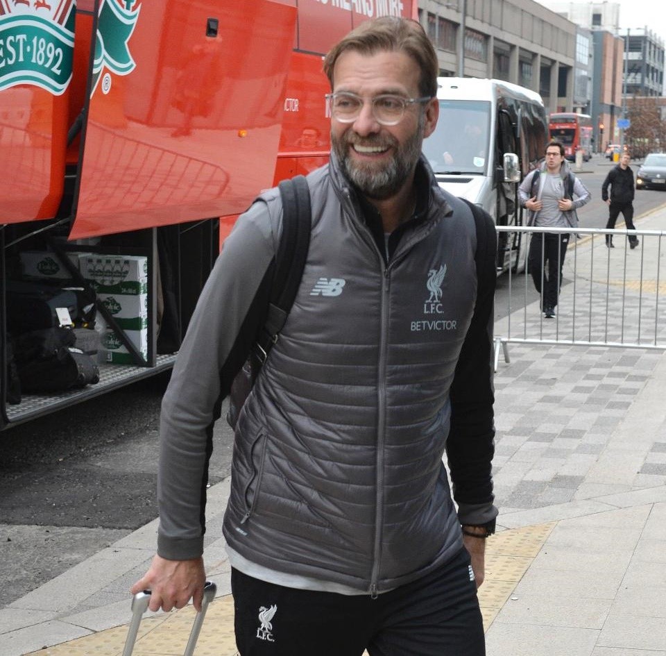 Liverpool dựng xe bus đến Manchester - Bóng Đá