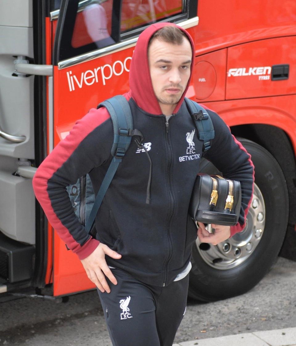 Liverpool dựng xe bus đến Manchester - Bóng Đá